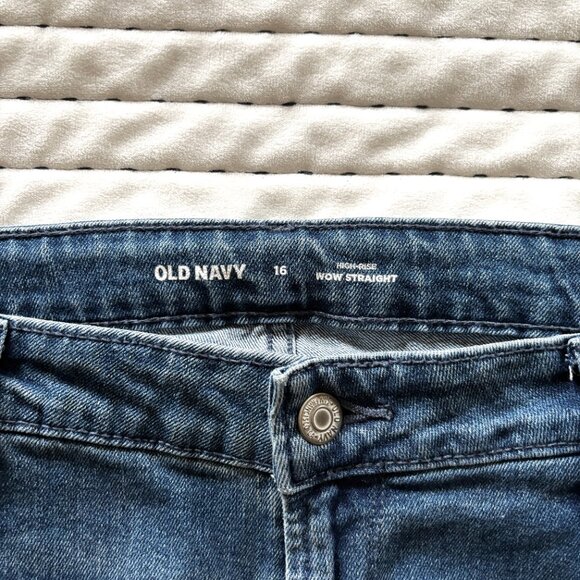 Old Navy WOW Straight Jeans Sz 16 High Rise Medium Wash Denim - Picture 5 of 7